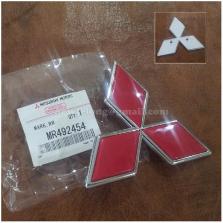 Logo 3 Diamant Rouge calandre Avant Pajero 3